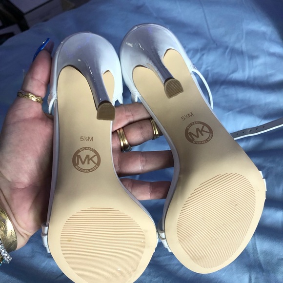 ❤️Micheal Kors new summer white leather sandals  size 5.5 ❤️.New❤️Goldie’s 🦋 - Picture 8 of 11